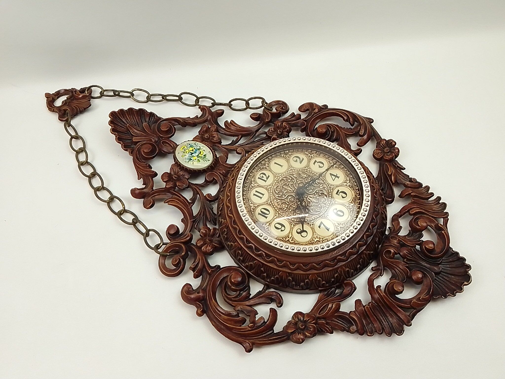 Vintage brown Quartz clock in CM brand polystyrene