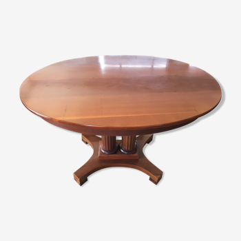 Oval mahogany table with "double" foot