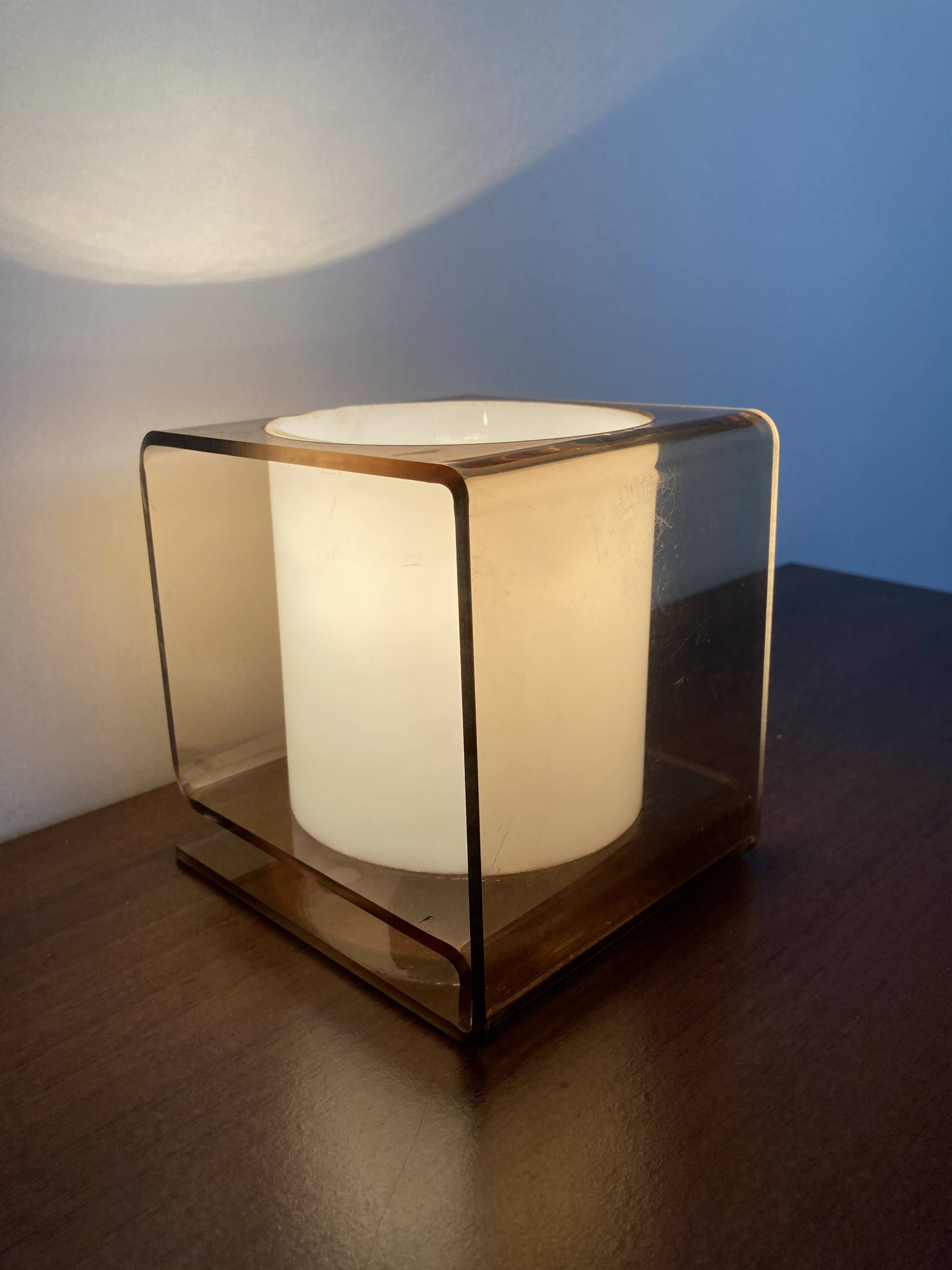 Cube table lamp in smoked plexiglass 70s