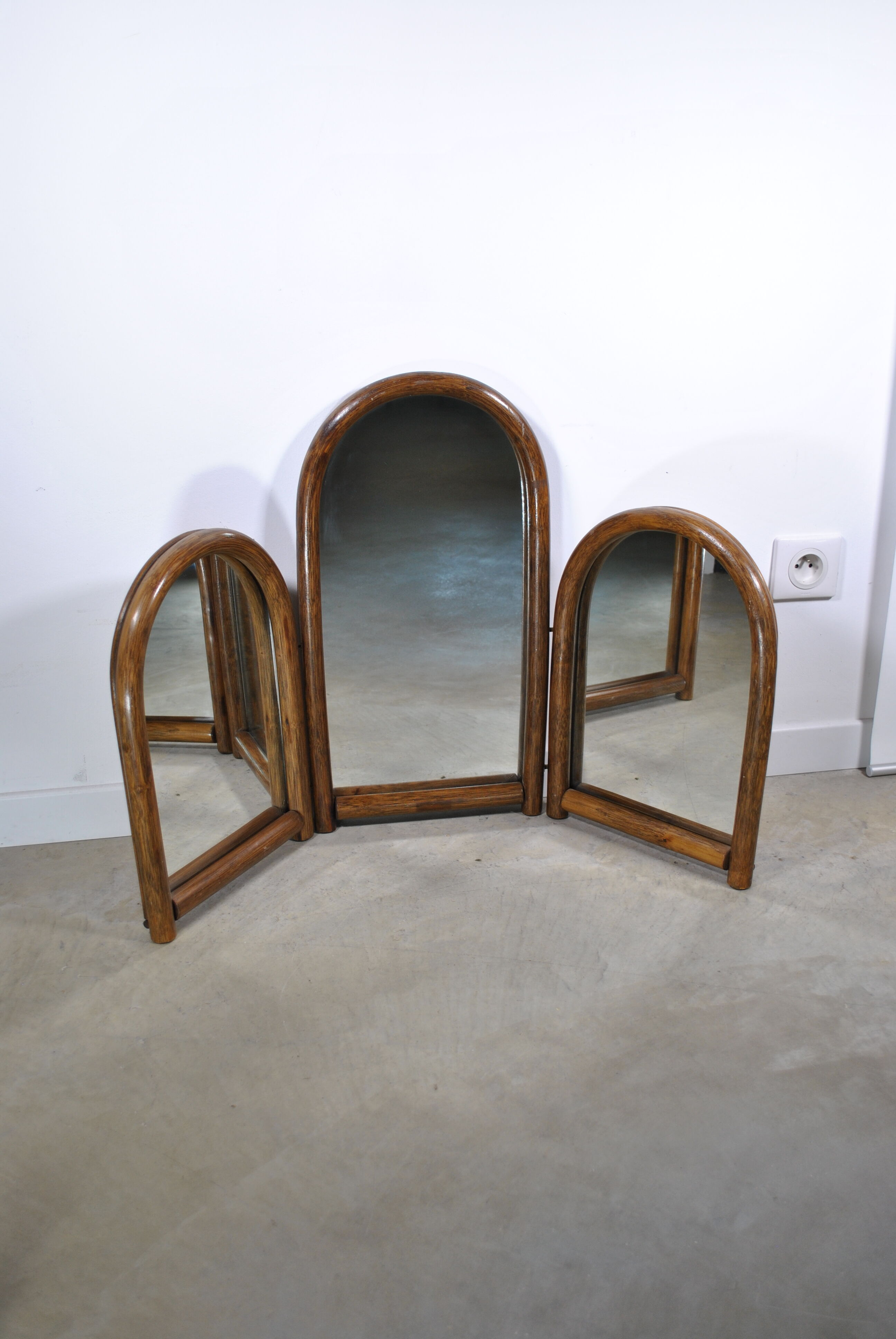 Triptych rattan mirror year 70.