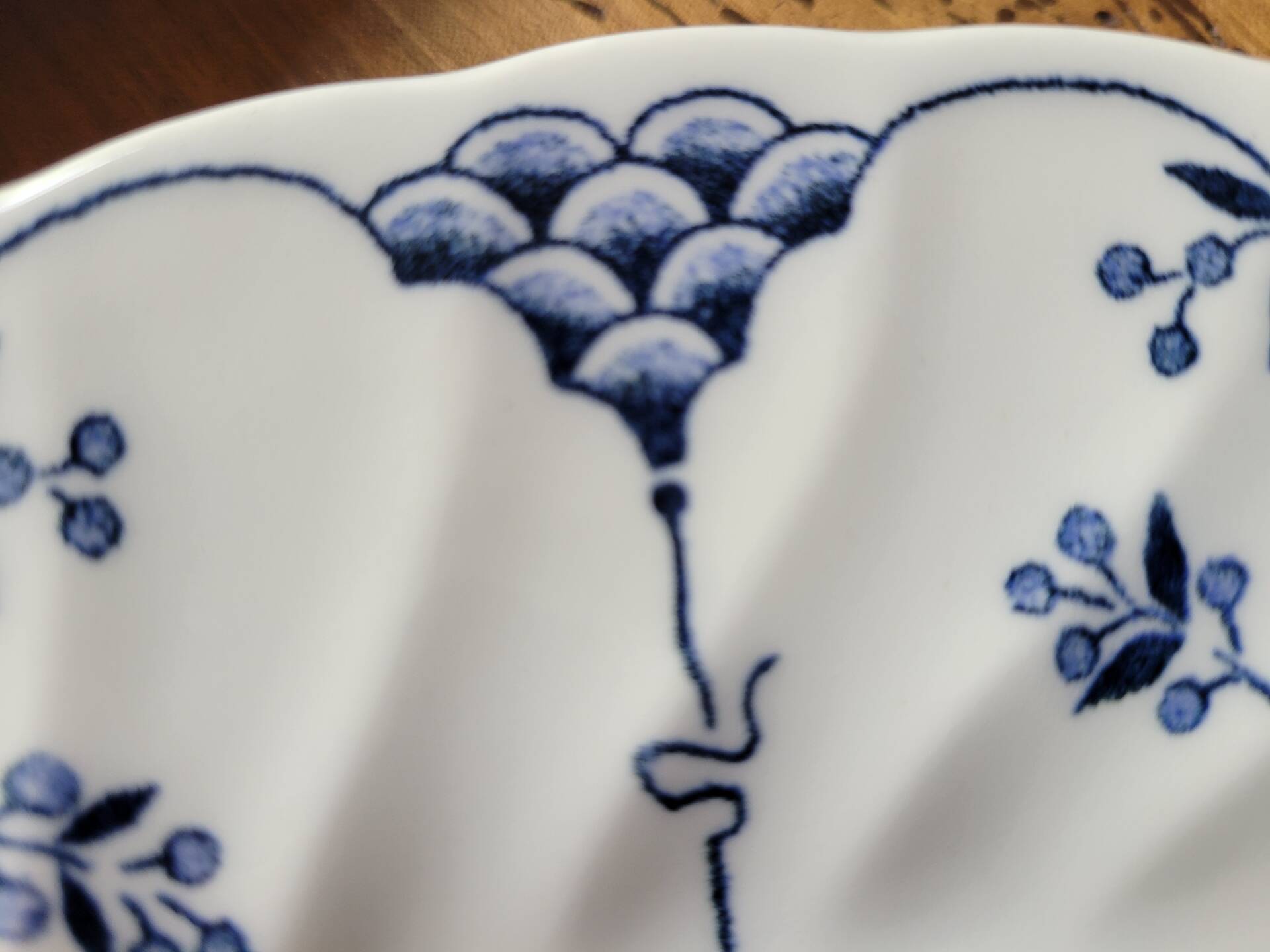 6 assiettes plates Queen's England vers 1970