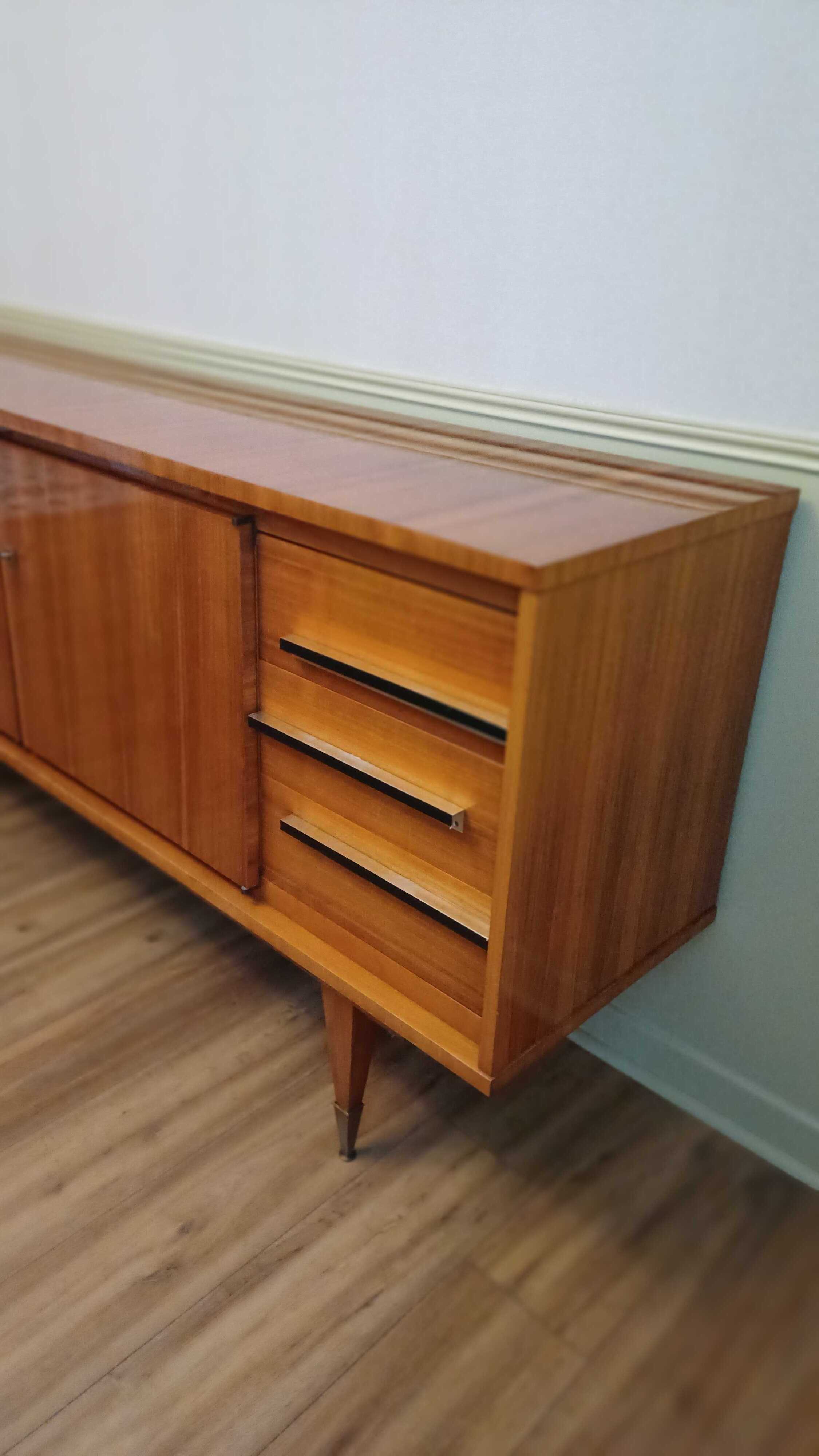Enfilade en bois