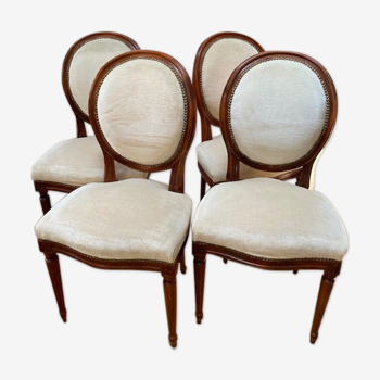 Série de 4 chaises médaillon