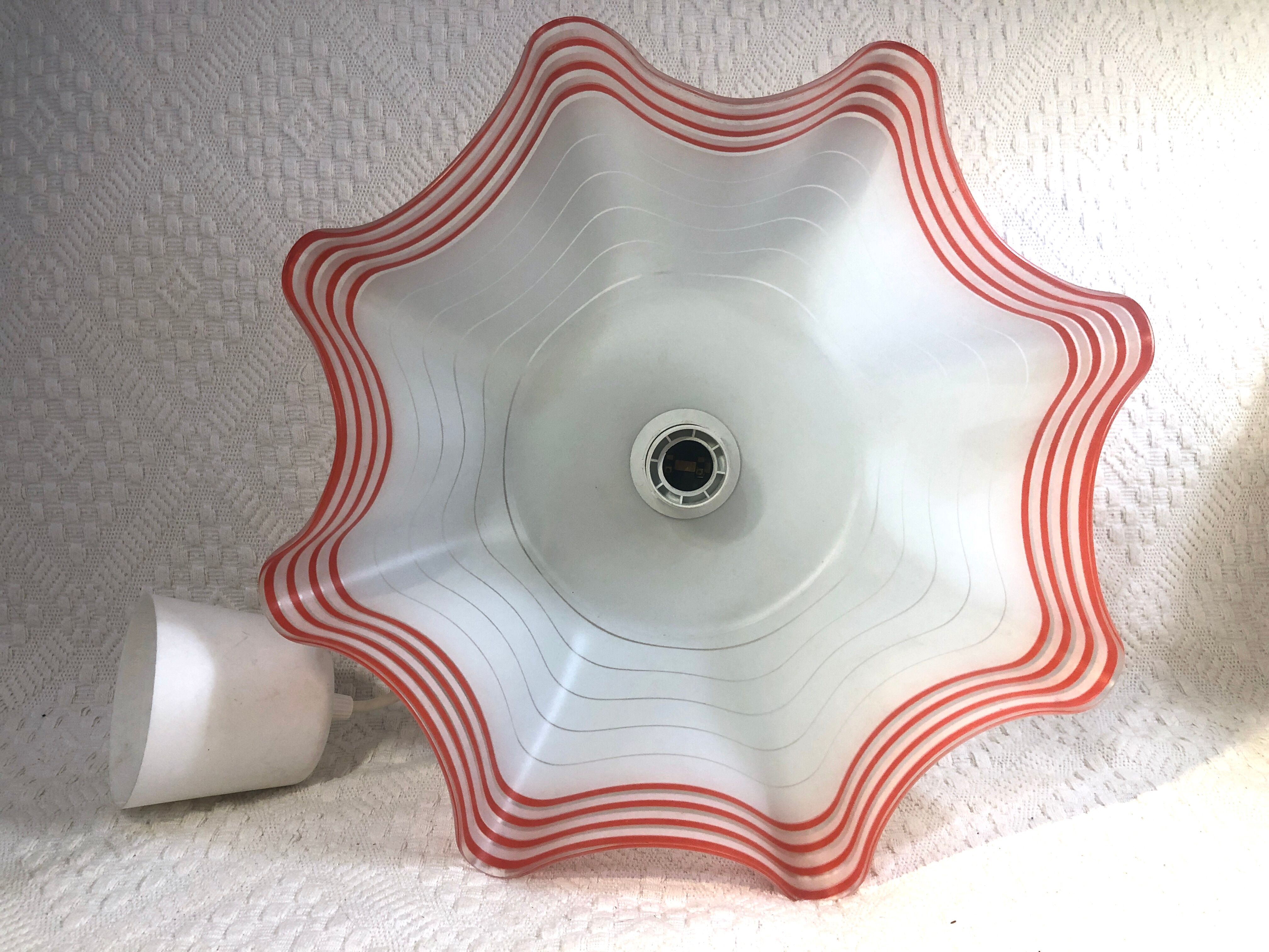 Vintage suspension in white opaline and red border, corolla shape / French vintage