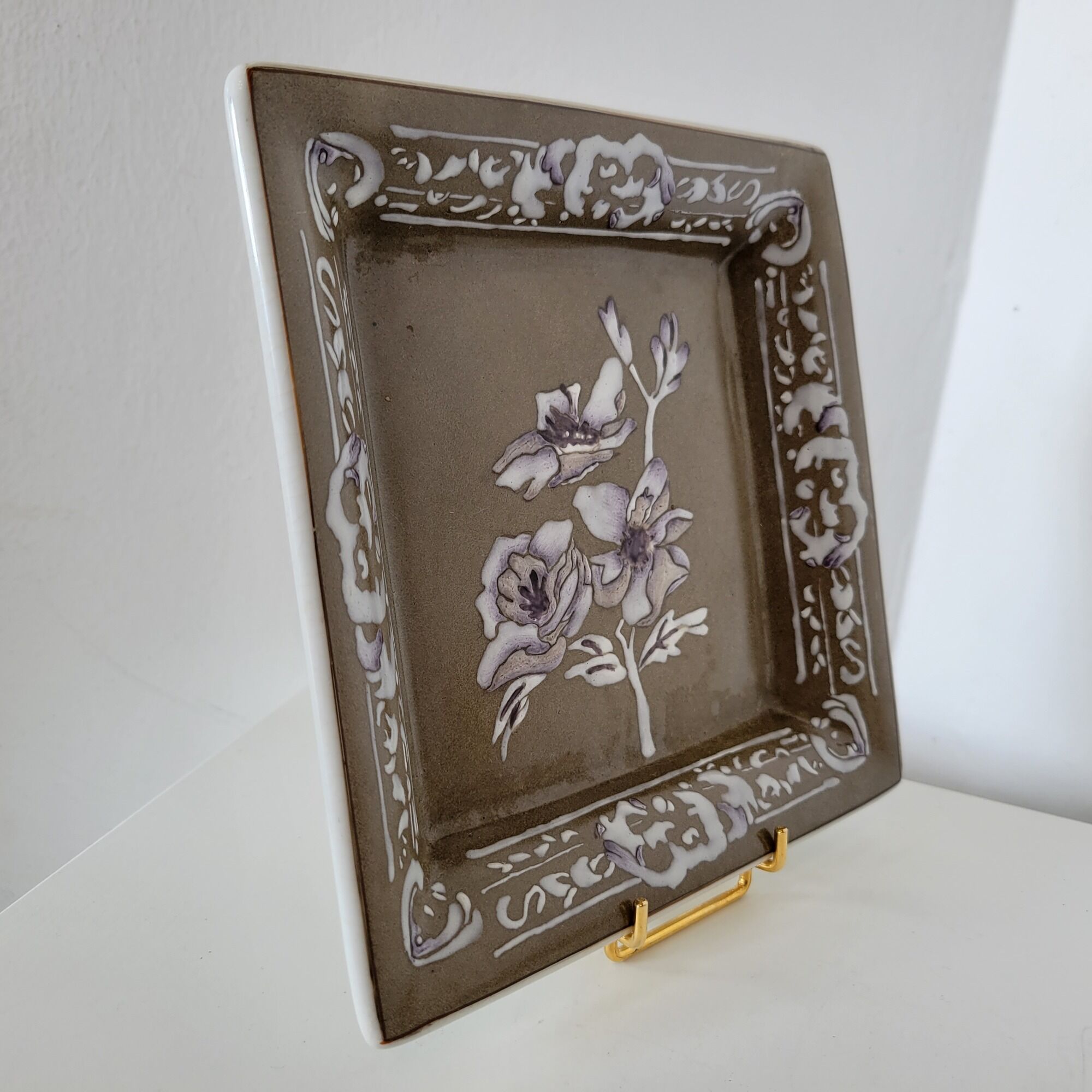 Empty ceramic square pocket after the design of Anne Froget for Jardin d'Ulysse