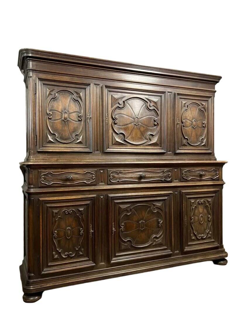 Important buffet-style renaissance in walnut.