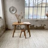 Table brutaliste savoyarde en chêne