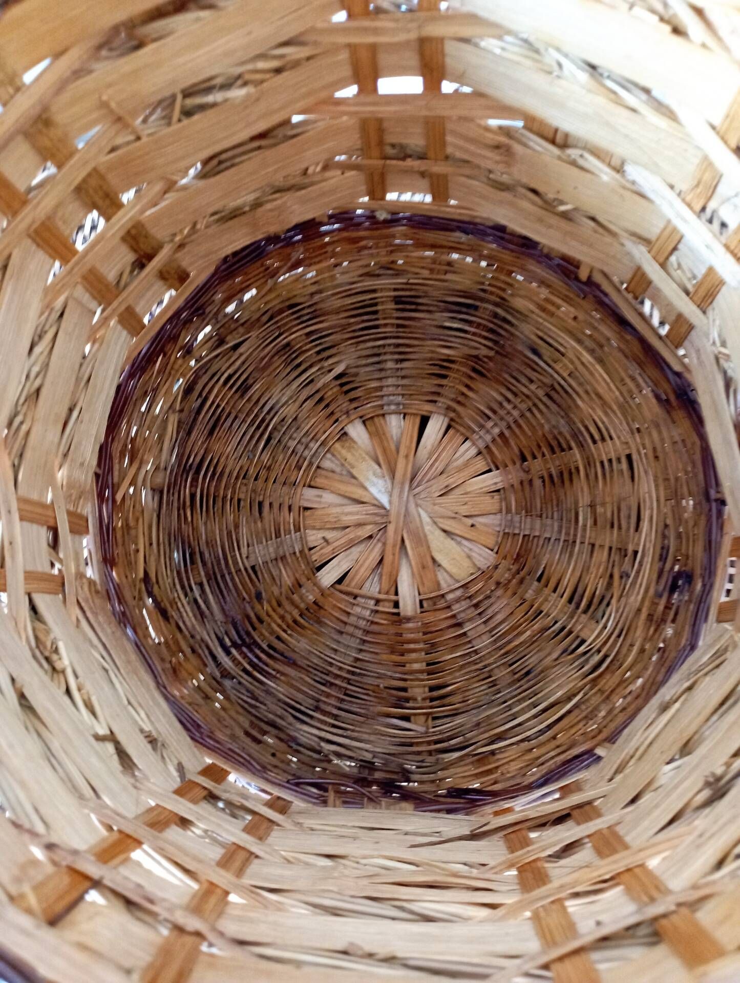 Vintage rattan and bamboo basket - Traditional weaving from China