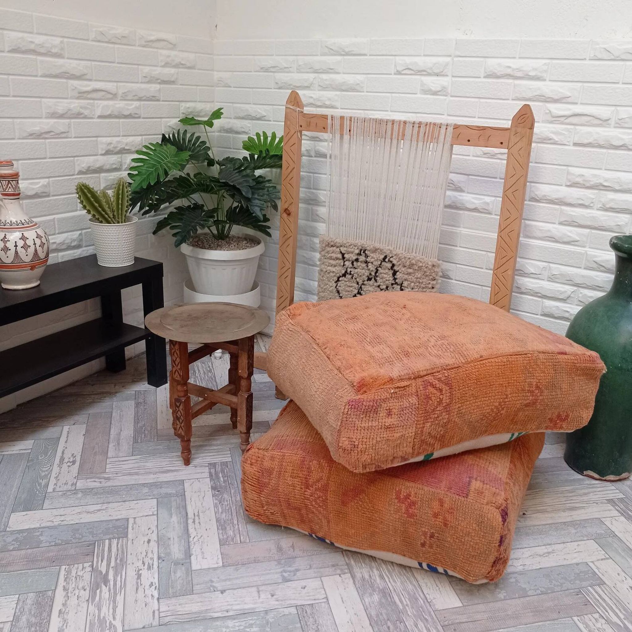 Handmade Berber pouf in wool 60 X 60 X 20 CM