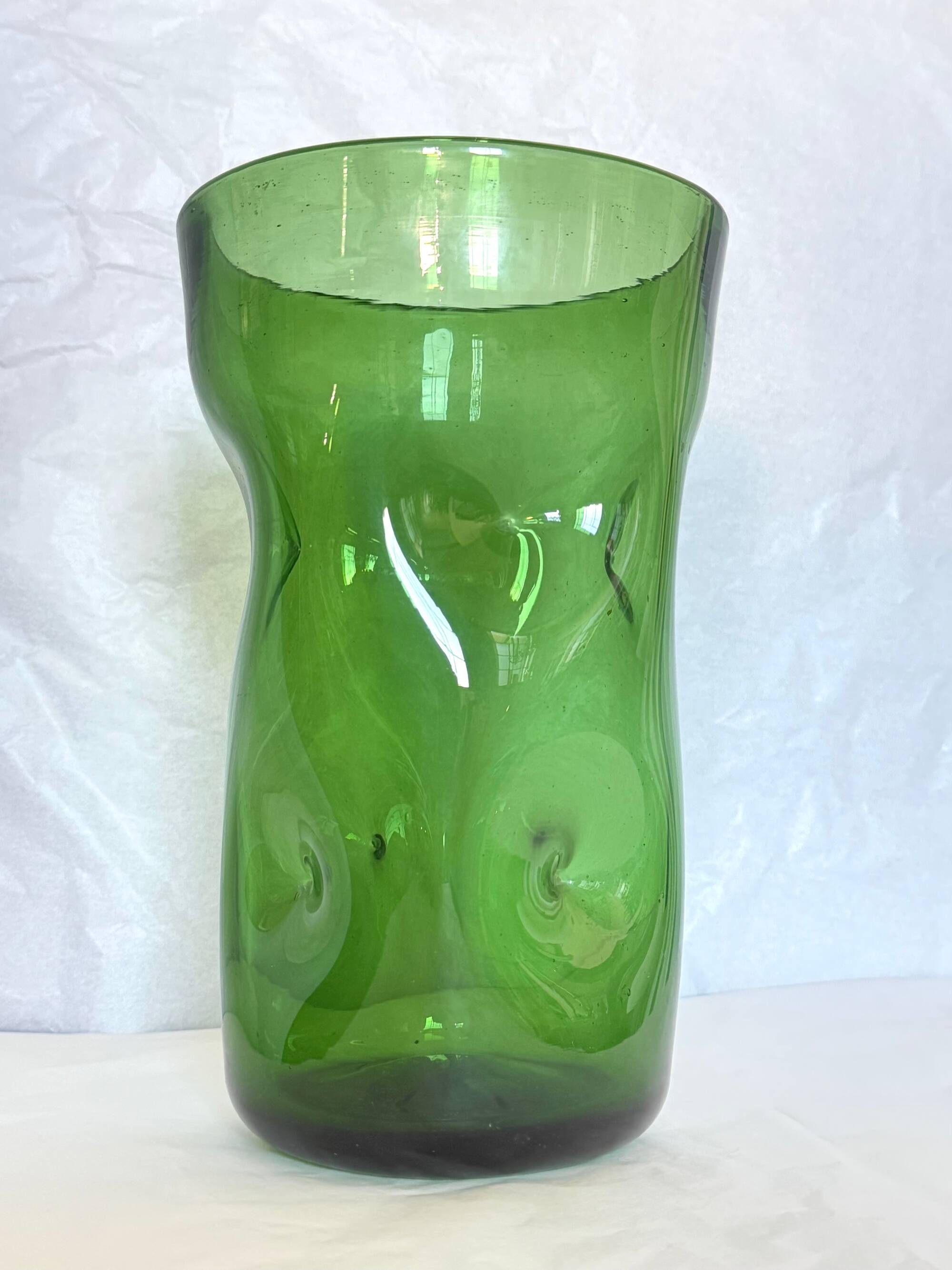 Vase cylindrique en verre soufflé à la main vert par Vetrerie Empolesi, Italie