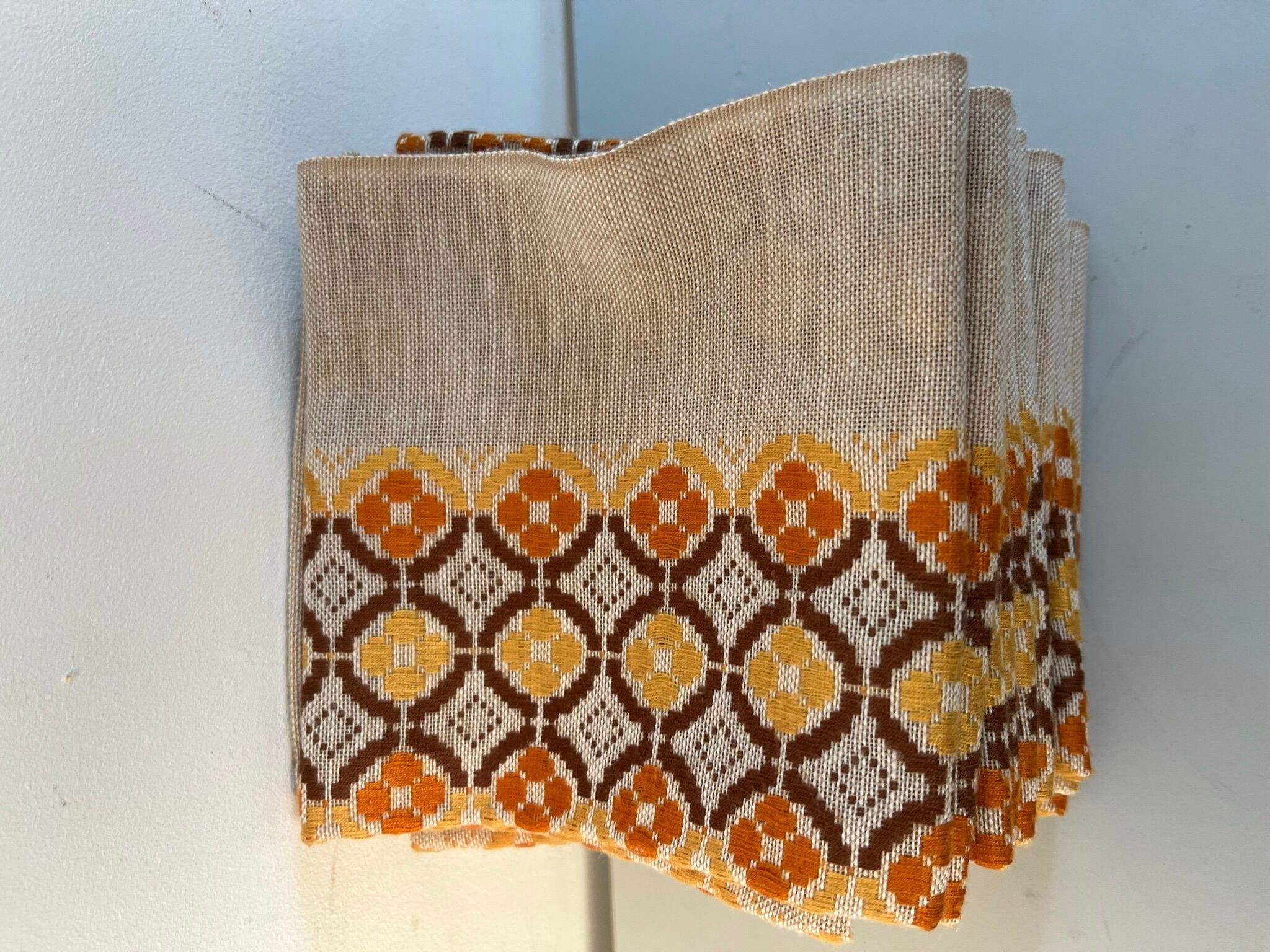 Set of 11 napkins motifs from the seventies 70s