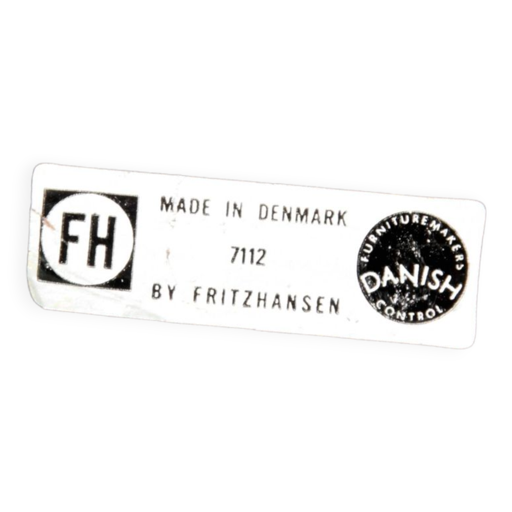 Scandinavian Super-ellipse table in Rio rosewood. 4 people.