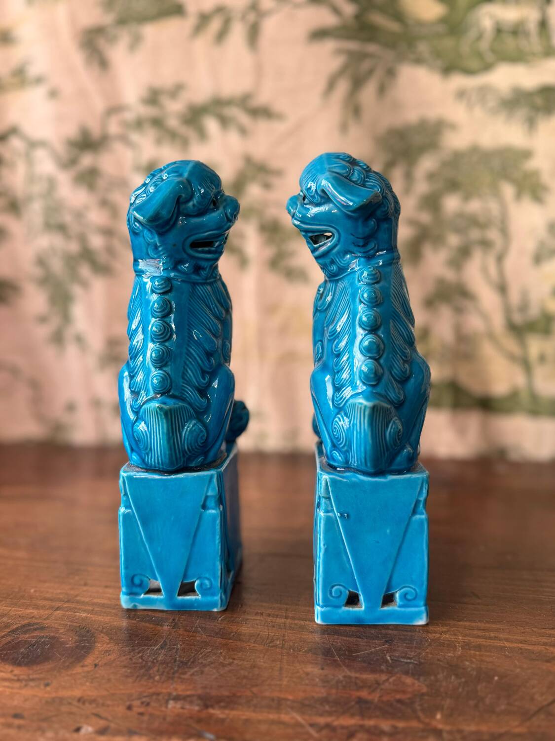 Paire de chiens de Foo en porcelaine - Chine, époque République (début