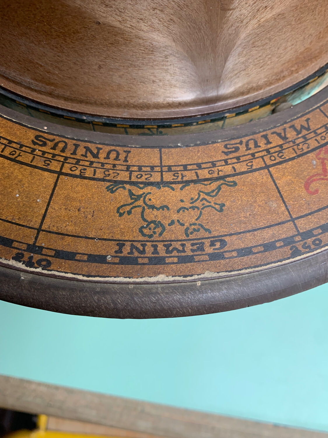 Advertising ice bucket world map