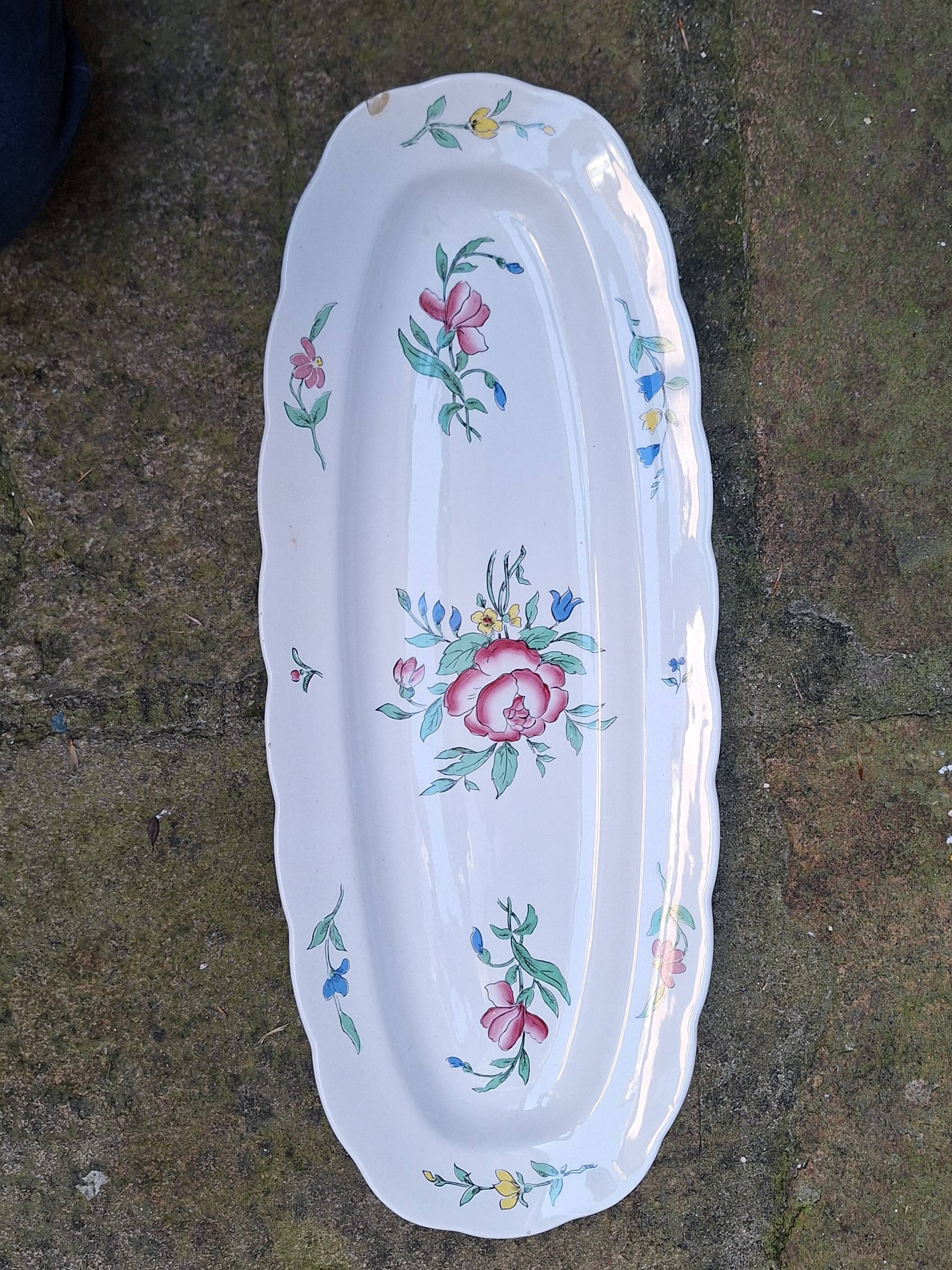 Set of 3 earthenware dishes from Sarreguemines, Riquewihr model.