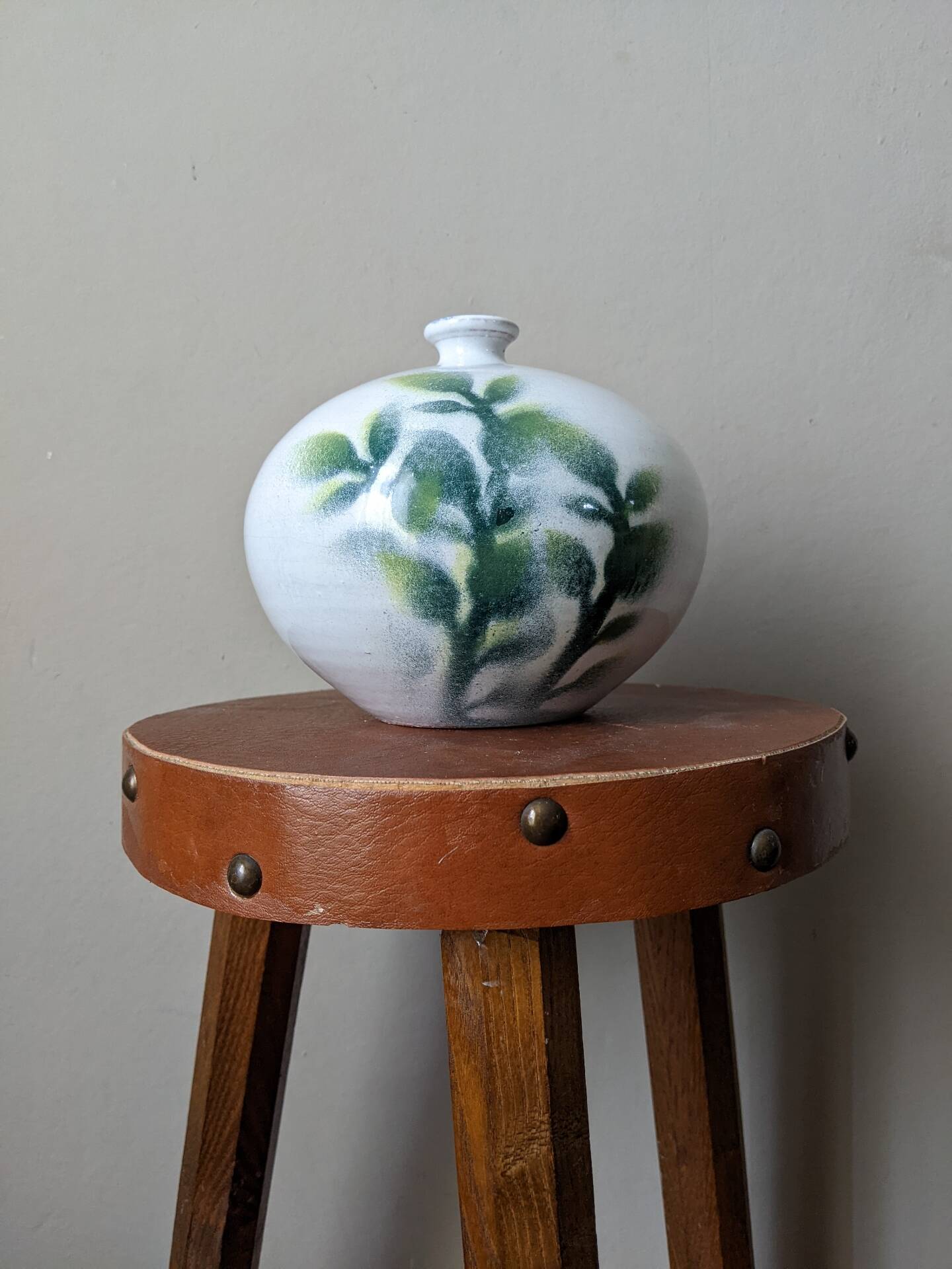 Vase soliflore artisanal décor floral peint à la main
