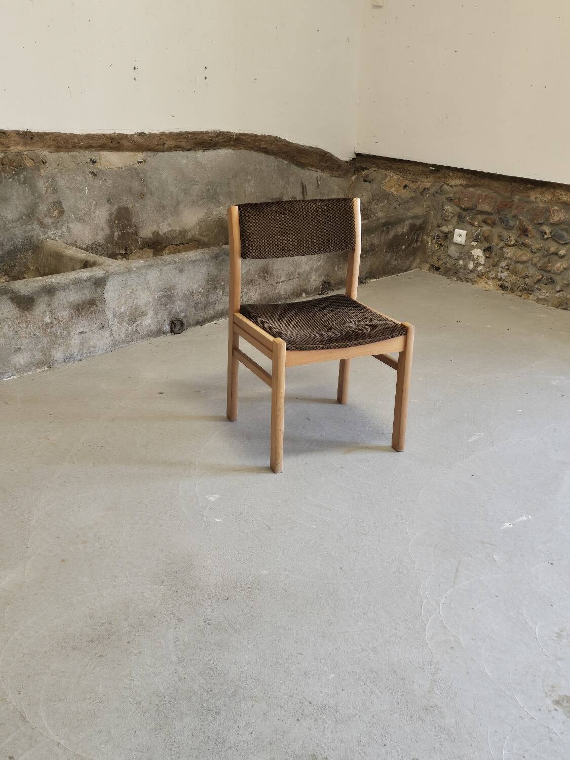 1970 wood and velvet chair