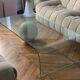 Table basse vintage design italien verre courbé et travertin
