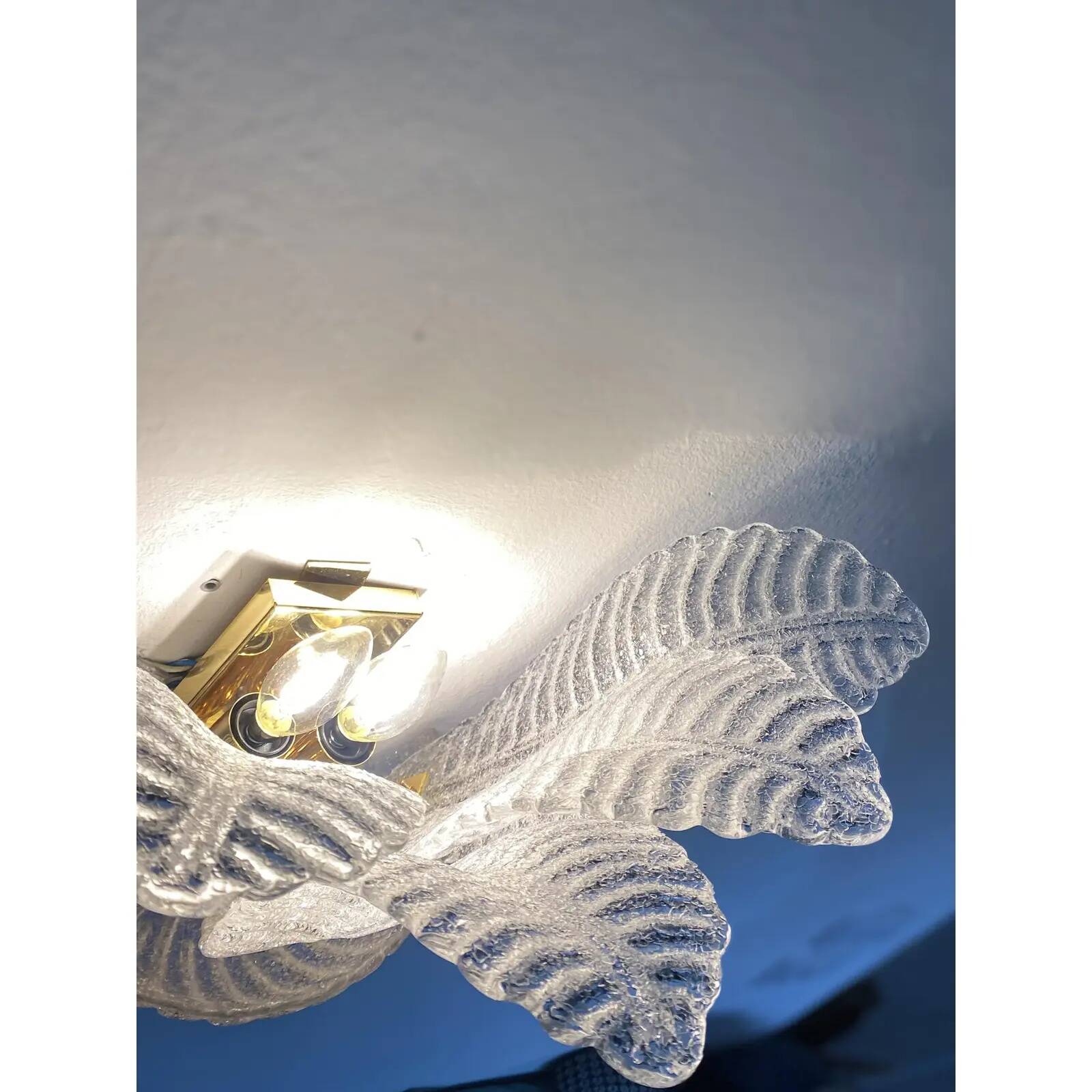 Contemporary Venetian Transparent Graniglia “Leaf” Murano Glass Wall Sconce