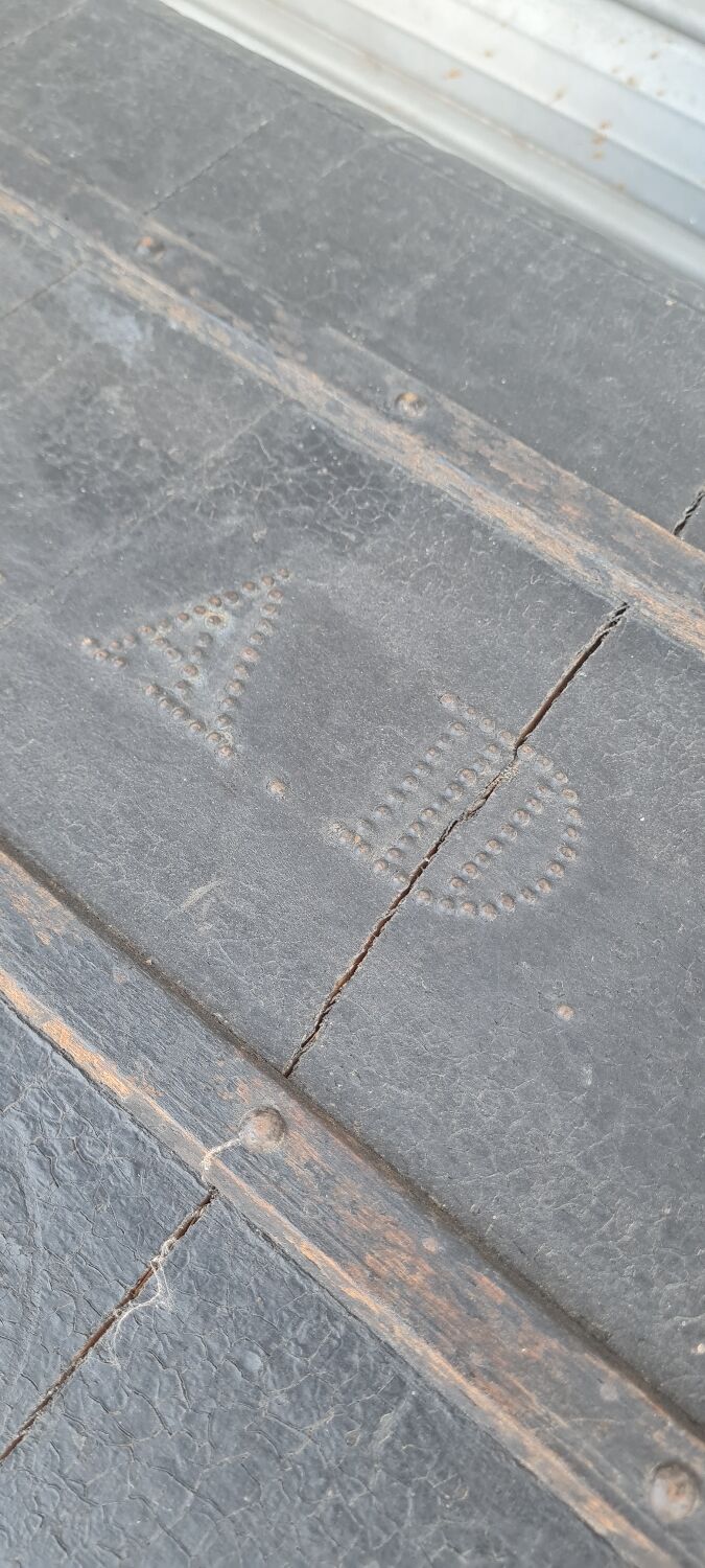 Old trunk lavolaille Paris