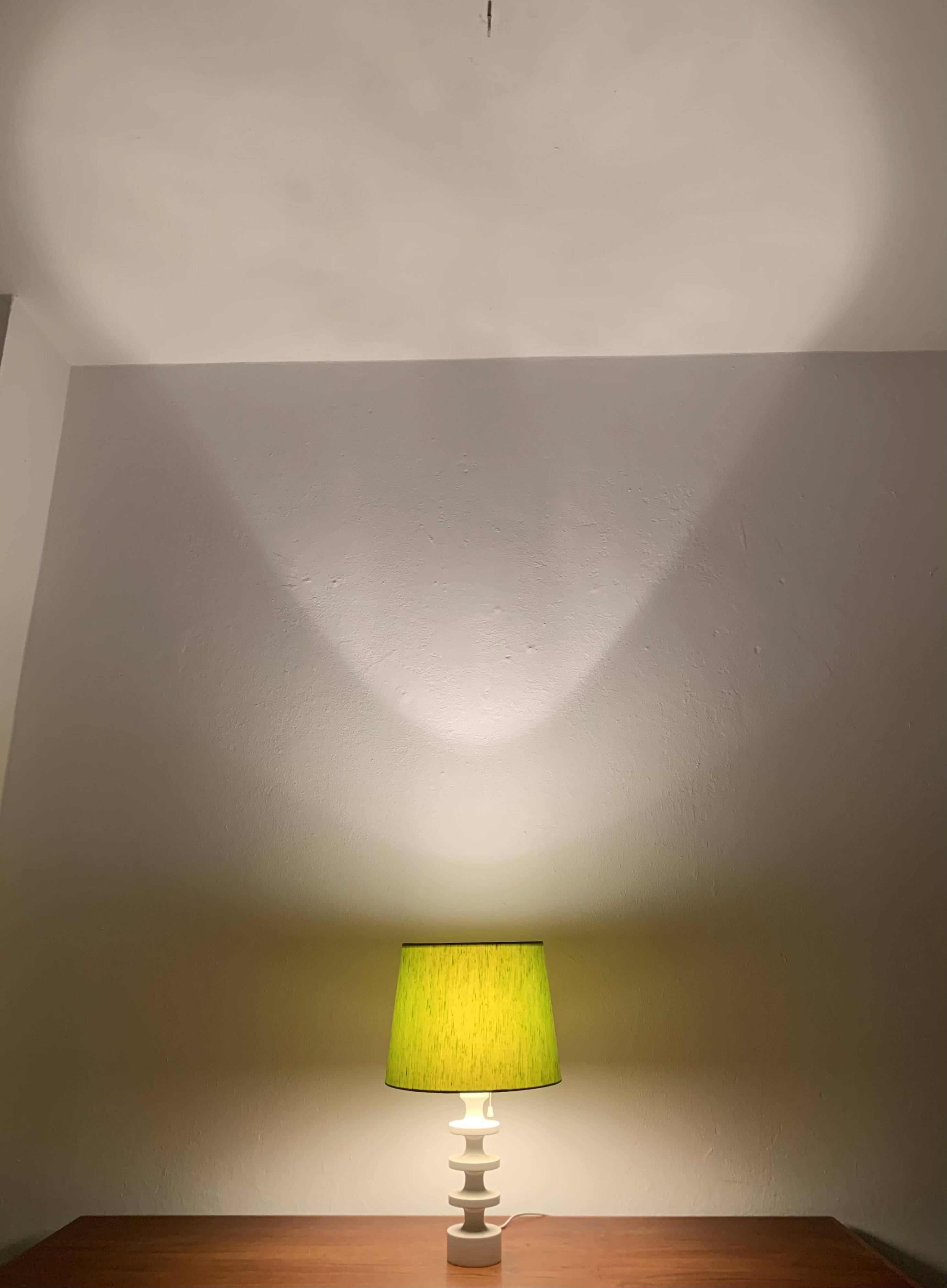 Lampe de table en bois par Uno et Östen Kristiansson