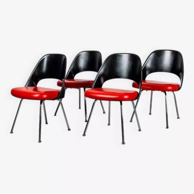 Set of 4 Conference chairs by Eero Saarinen for Knoll.