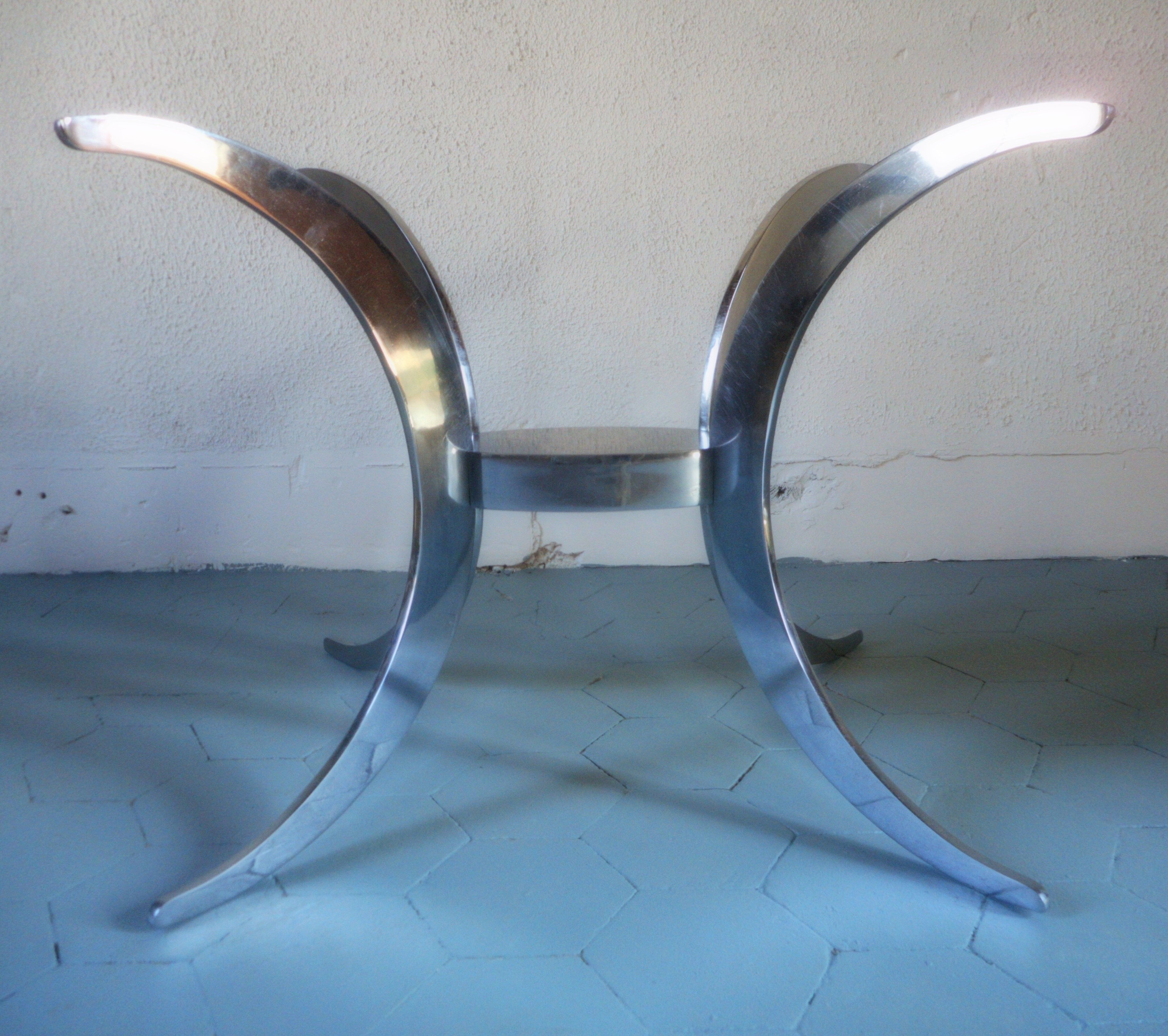 Table en verre fumé