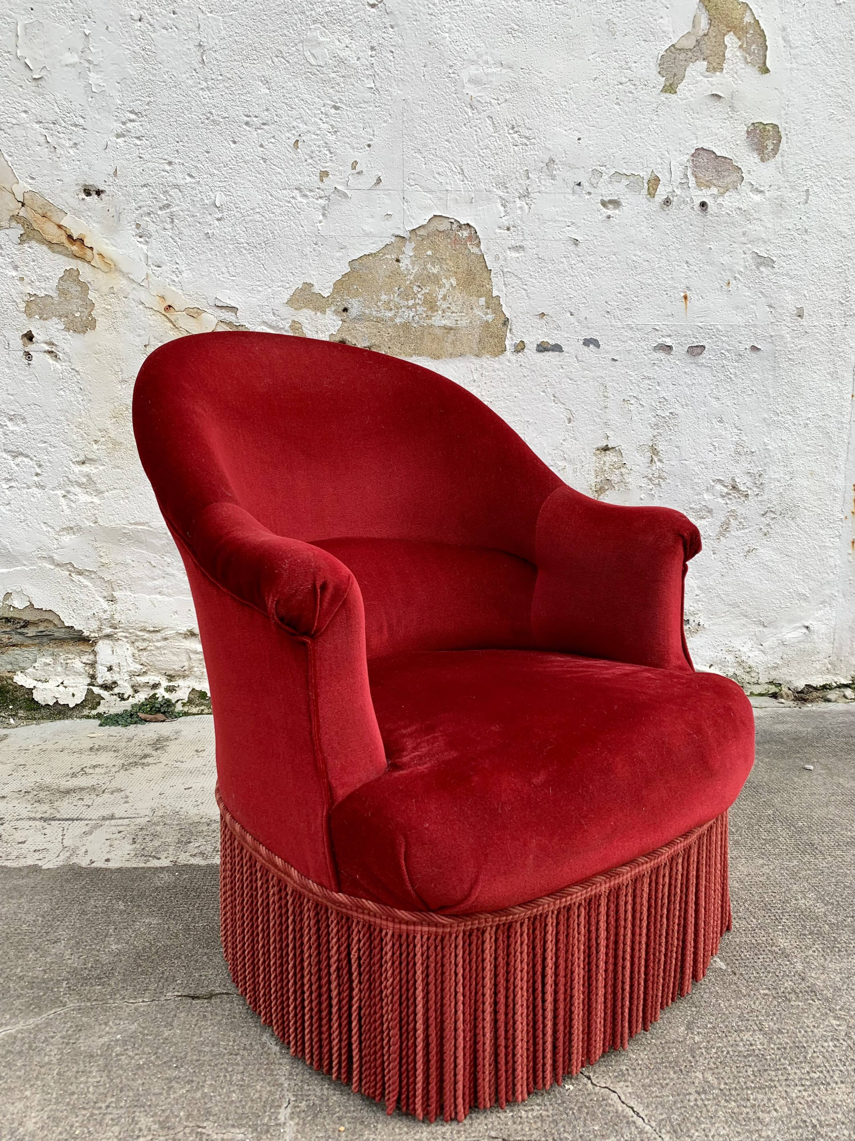 Red velvet toad armchair