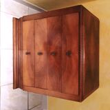 Chest of drawers in walnut