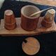 Servant salt pepper wood olivier