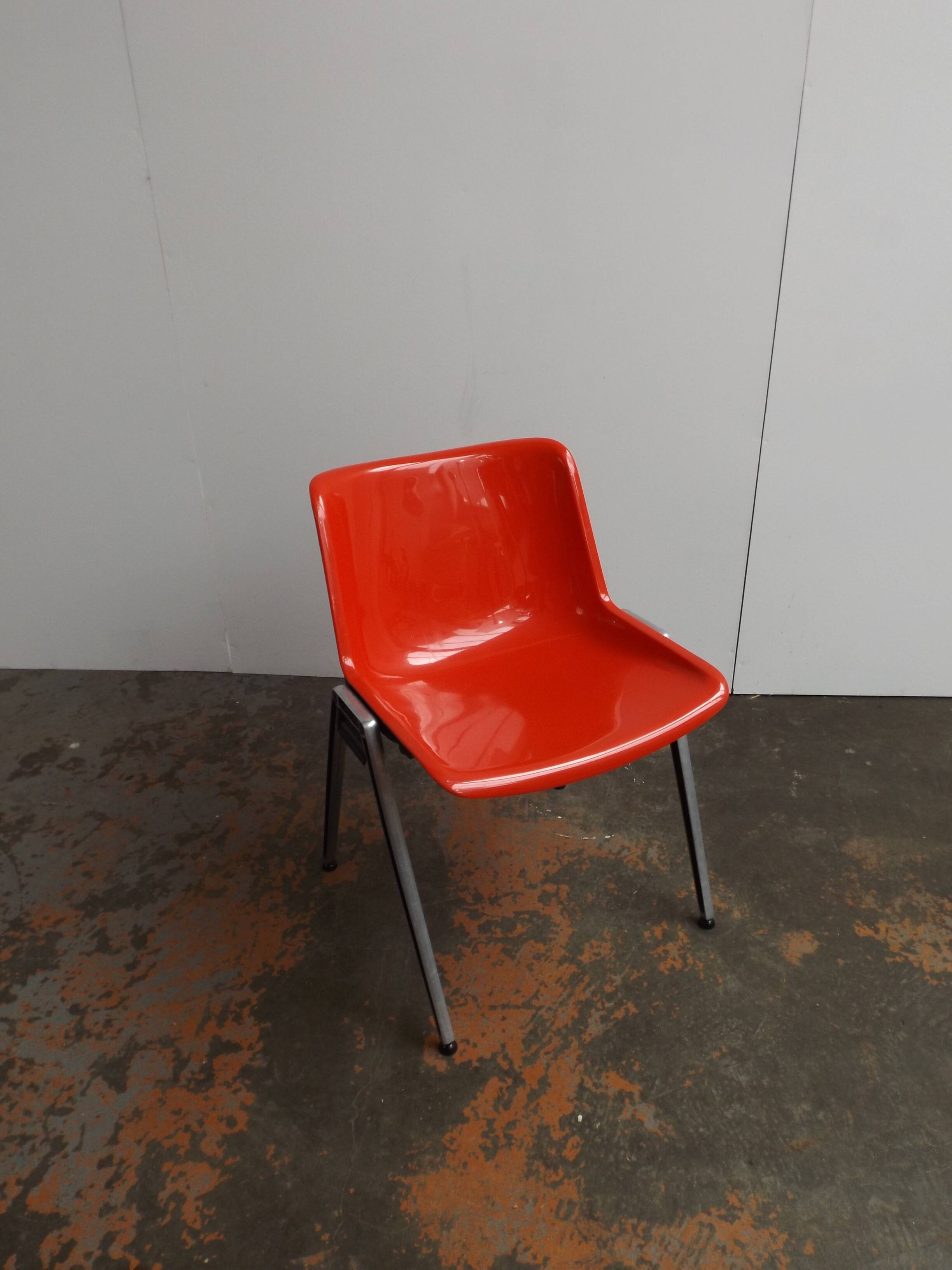 4 Tecno Modus chairs