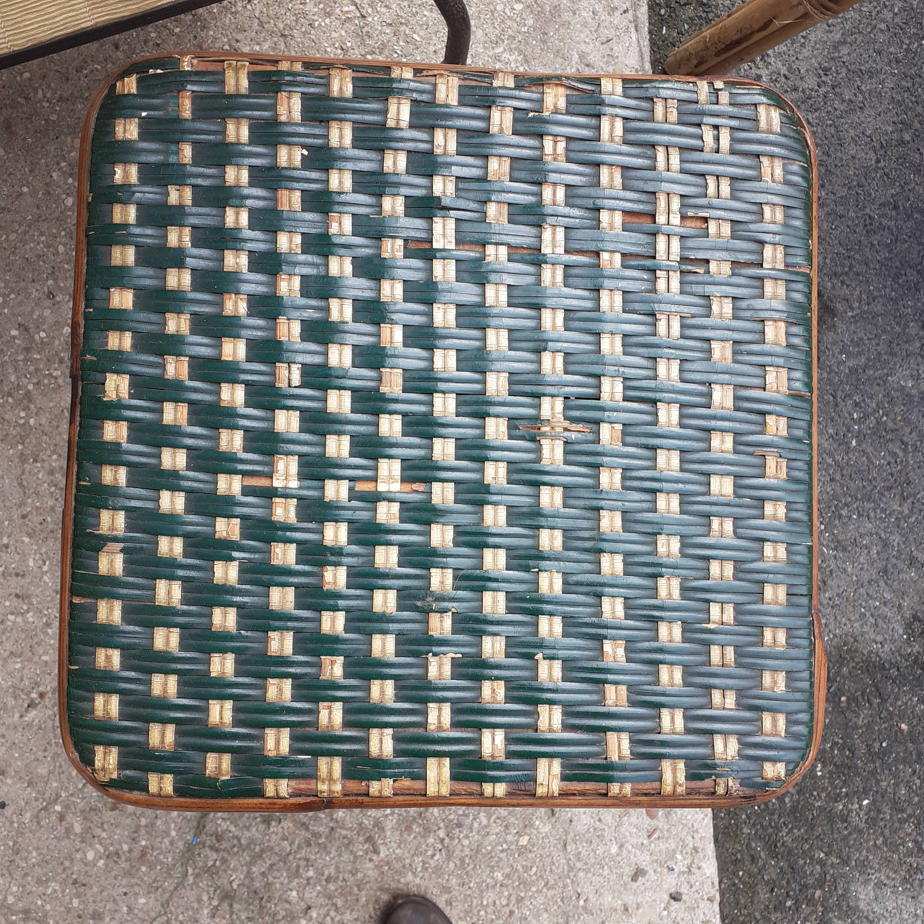 Rattan and scoubidou stool