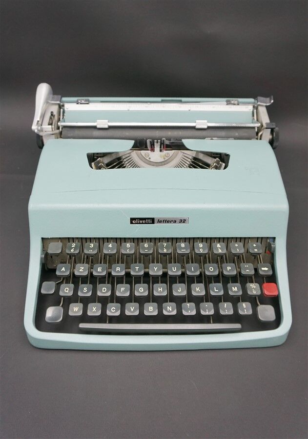 Lettera 32 typewriter