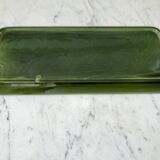 Plat à cake en céramique émail vert salins modèle "capvern" années 60-70