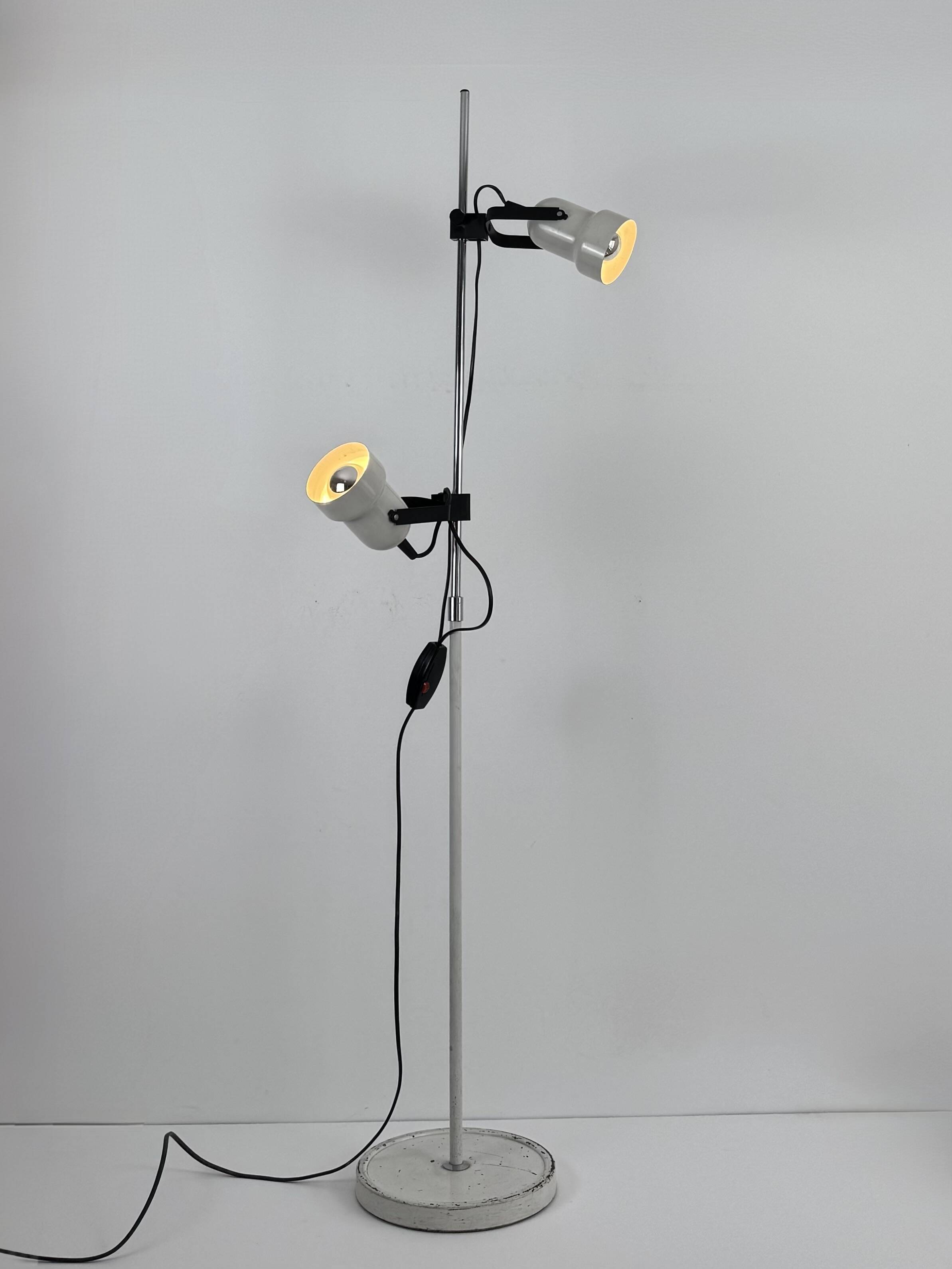 Vintage adjustable floor lamp, matte white lacquered metal and chrome, France 1970.