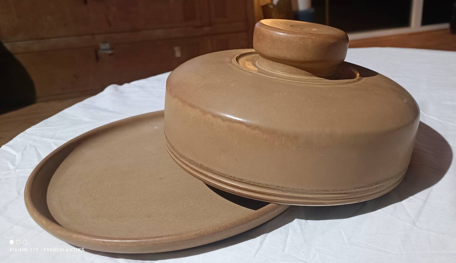 Cheese or cake dome, in iridescent speckled stoneware.