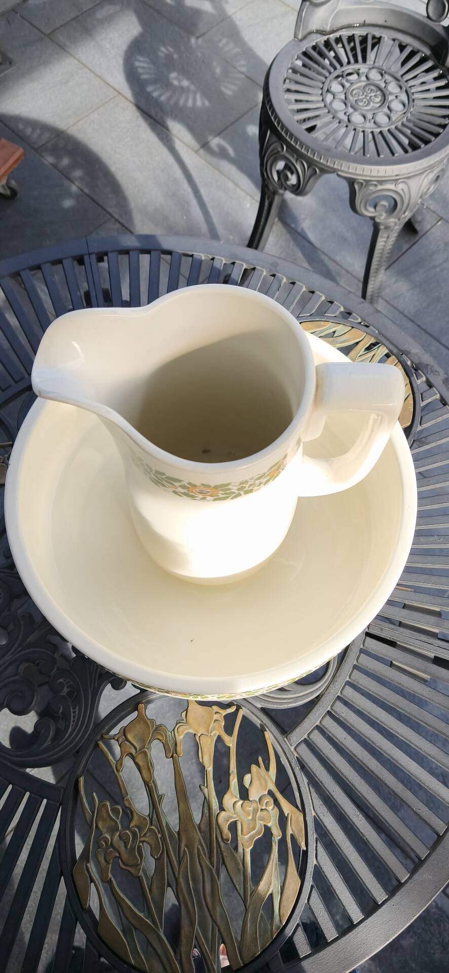 Vintage toilet set in Villeroy & Boch earthenware (1920-1931)