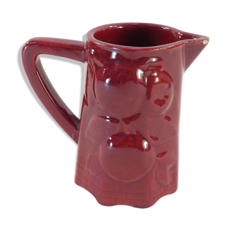 Pichet barbotine rouge vintage en faience de st clement aux fruits