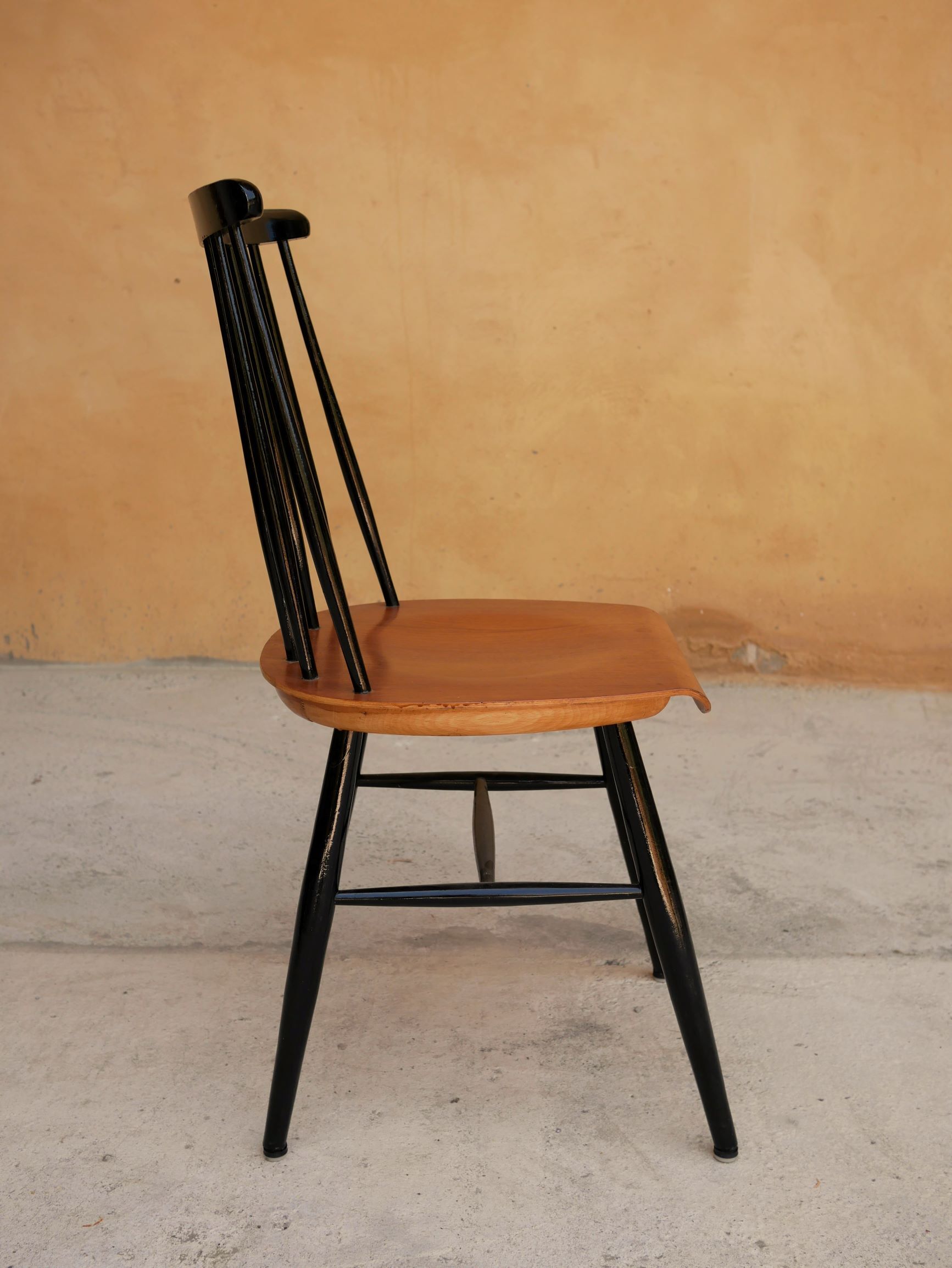 Scandinavian chair by Ilmari Tapiovaara model "Fanett"