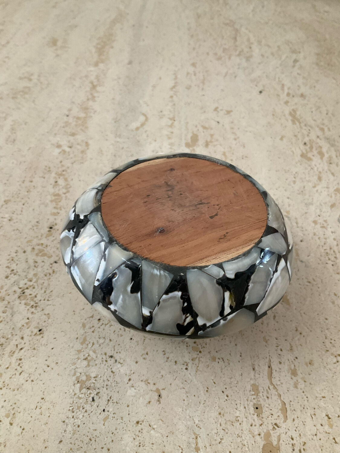 Empty vintage pocket in mother-of-pearl and wood