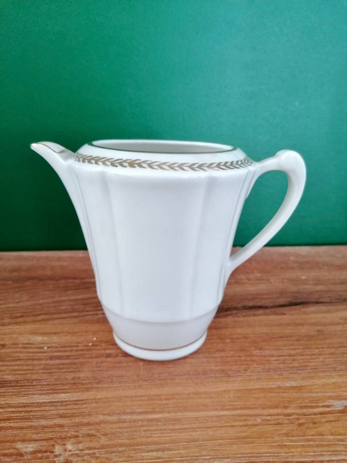 Porcelain milk pot