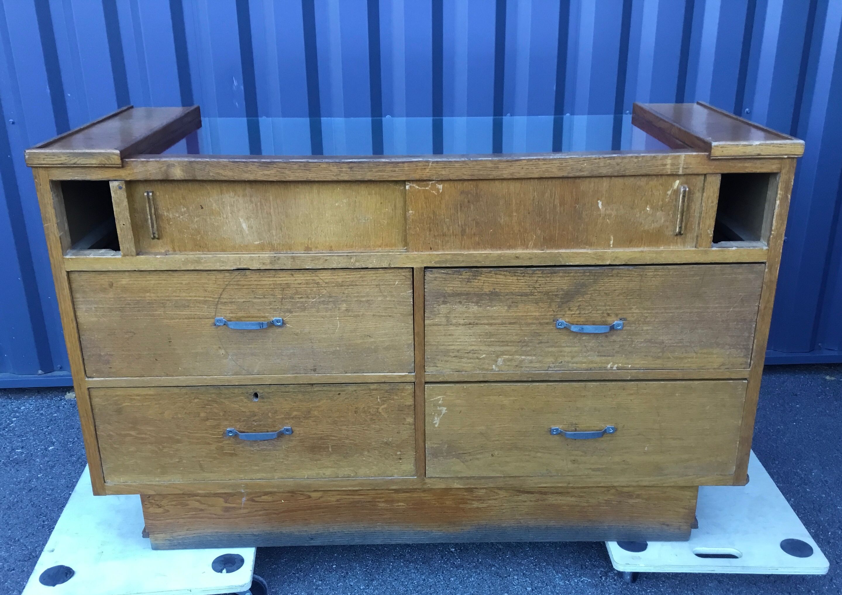 Store window counter