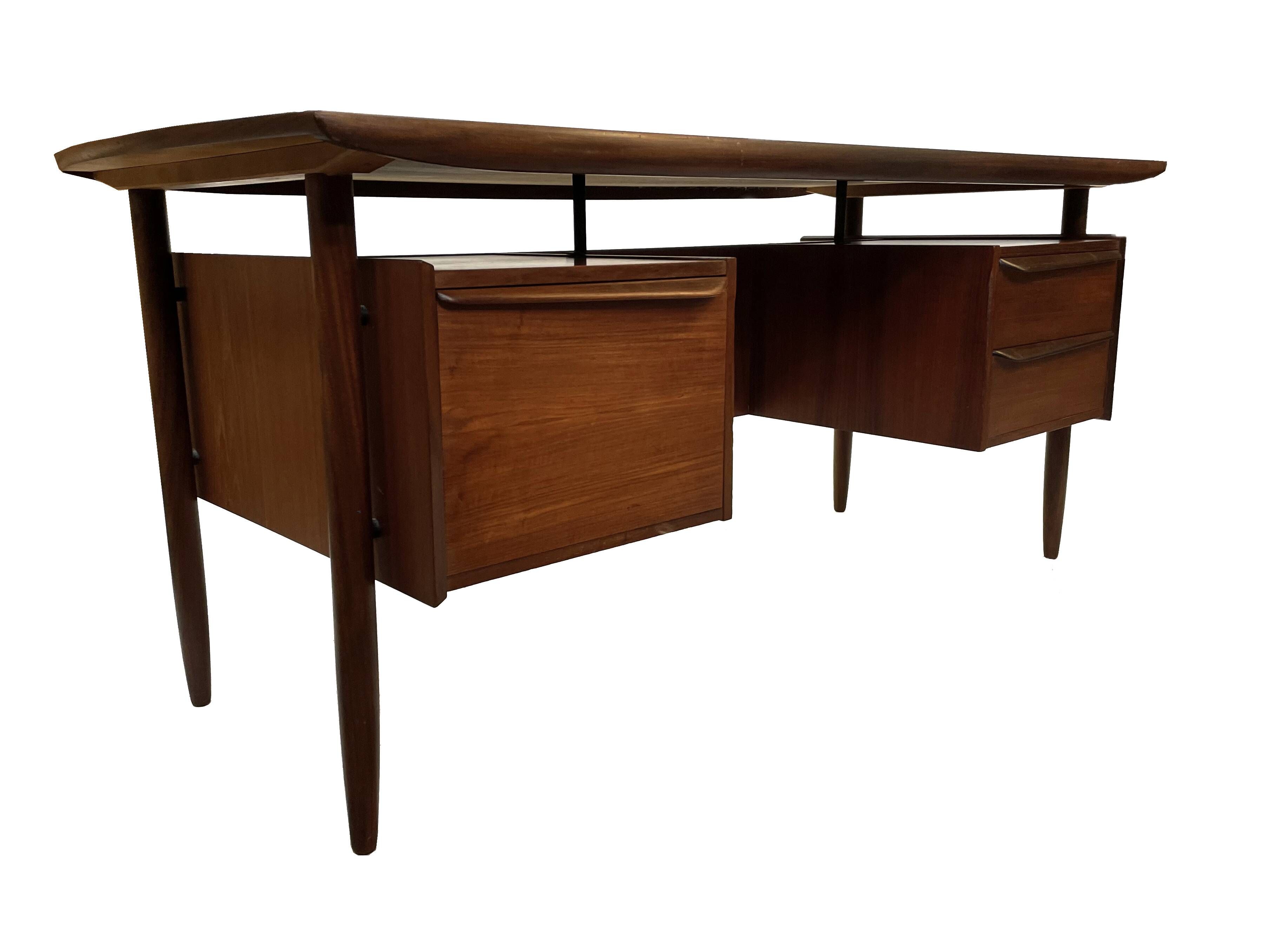 Bureau vintage en teck de Tijsseling pour Propos Hulmefa 1960