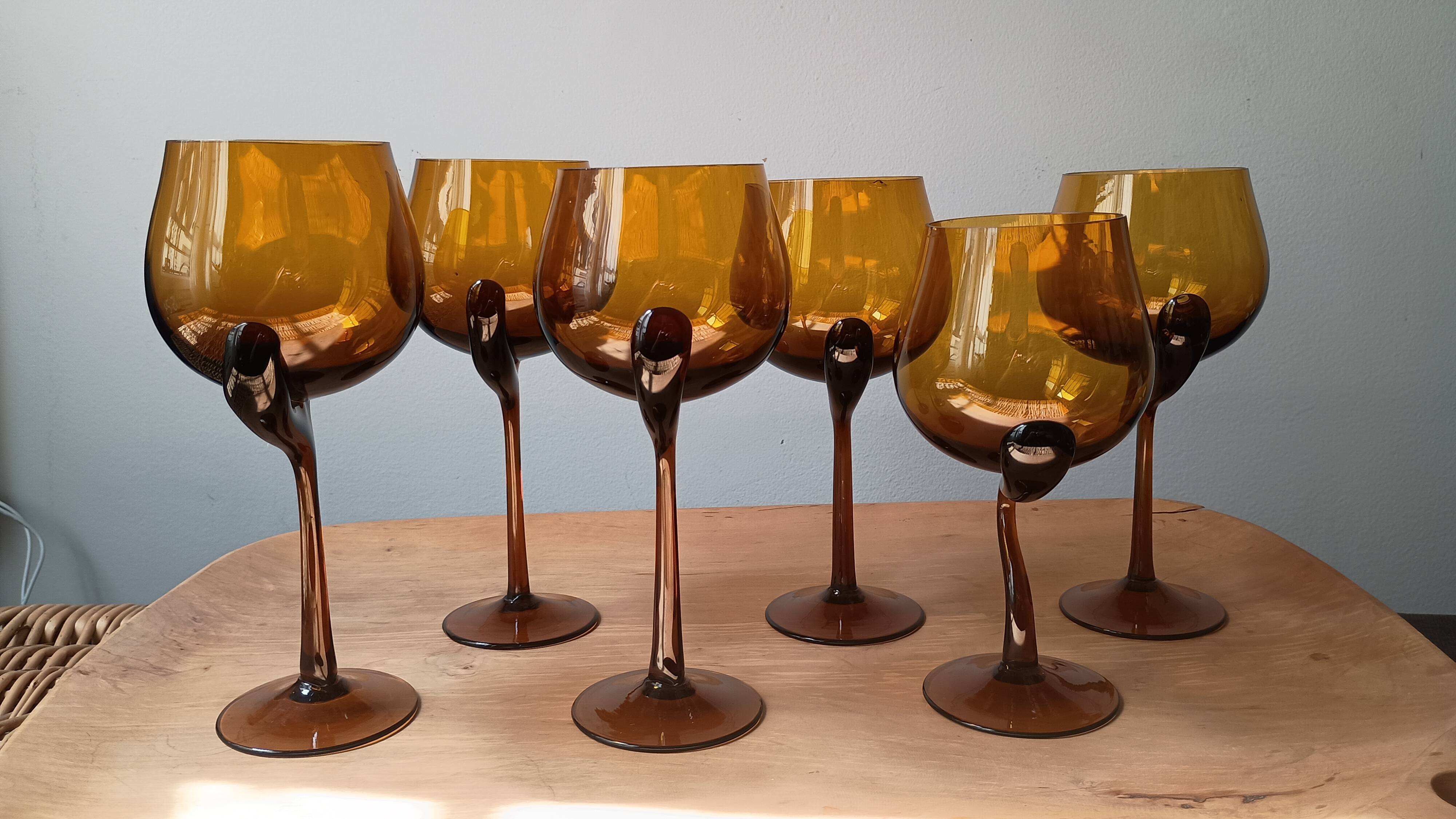 Verres à pieds design vintage