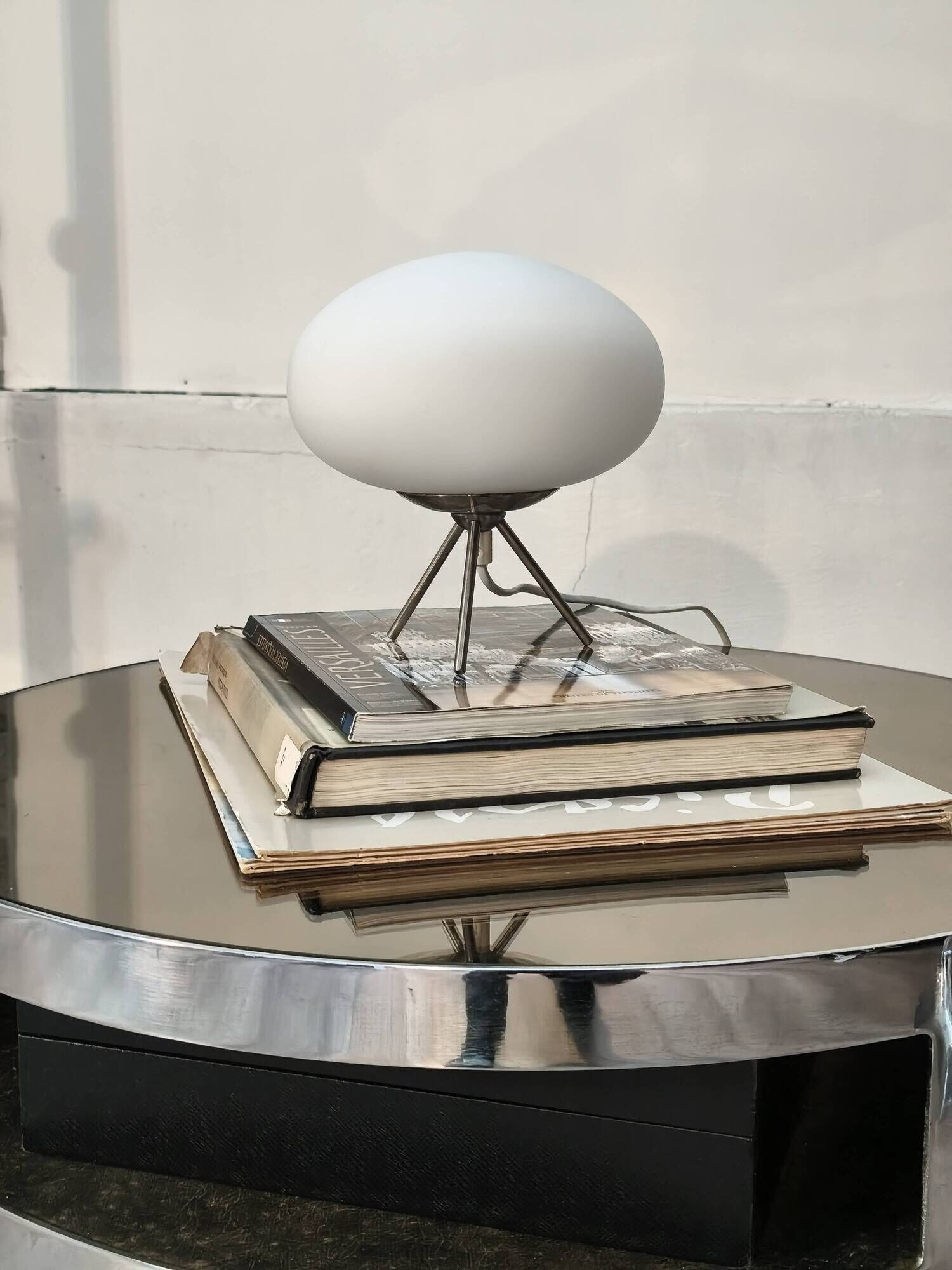 Tripod lamp space age UFO 1970s