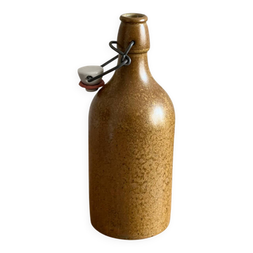 Bouteille vintage en grès MKM