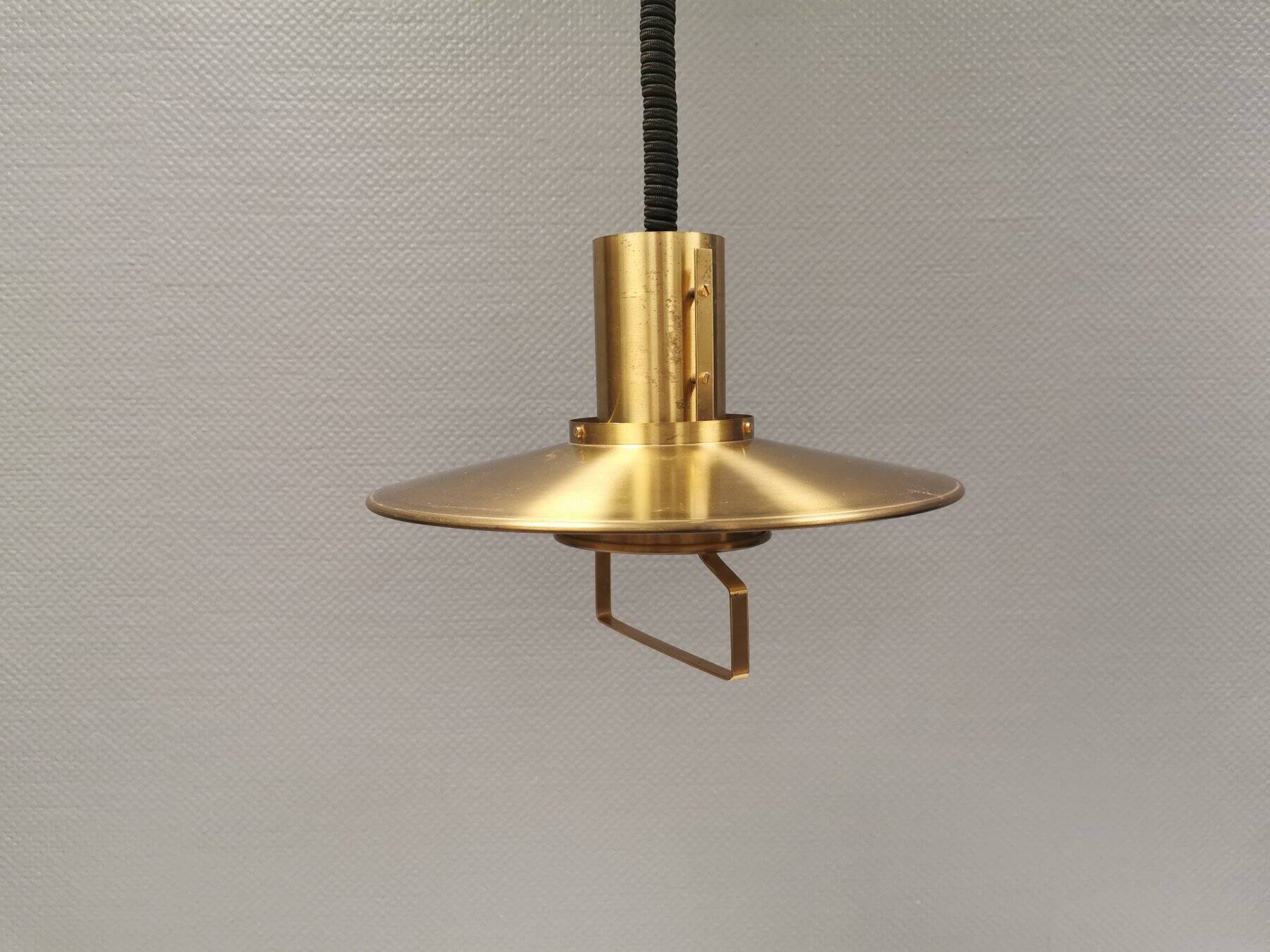 hanging lamp from Danish Vitrika (no label, but we know the lamp)