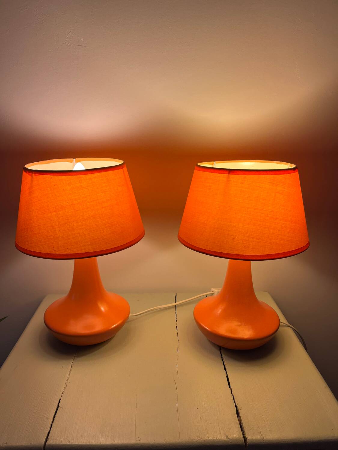 2 lampes de chevet orange, années 70