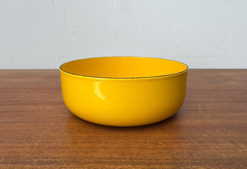 Yellow enamel bowl mid-century by Kaj Franck for Wärtsila Arabia, Finland, 1960s.