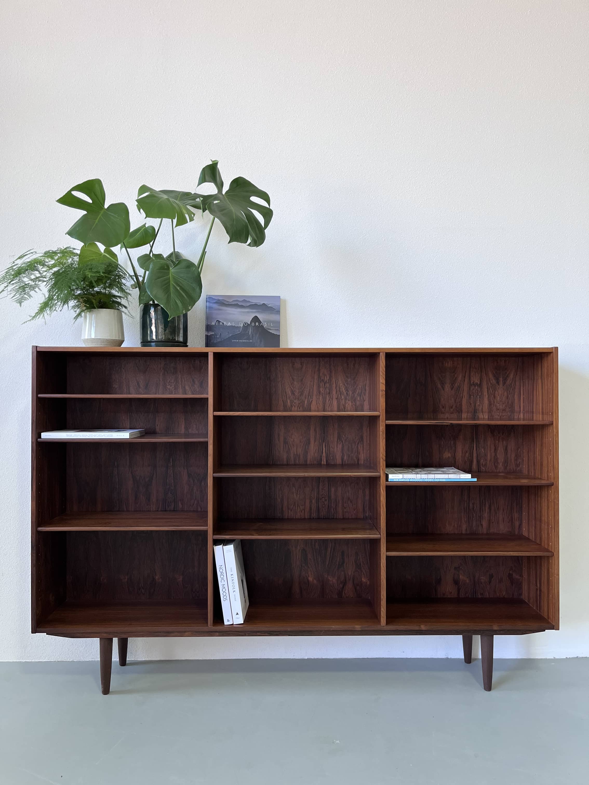 Vintage palissander bookcase